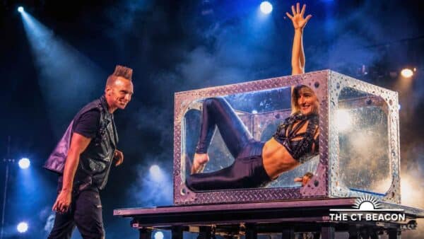 Magic Rocks Brings Illusionist Leon Etiennes Rock-and-Roll Magic Show to the Garde