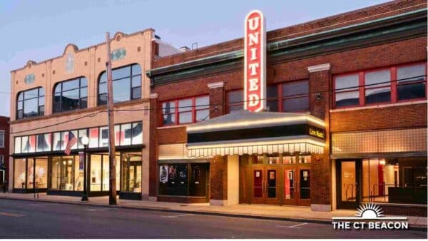 Speakeasy Choir Come On Eileen at the UNITED Theatre